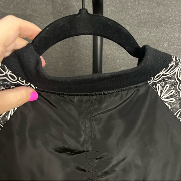 It Girl Black Bomber Jacket Lace Detail Size Medium - Picture 11 of 13